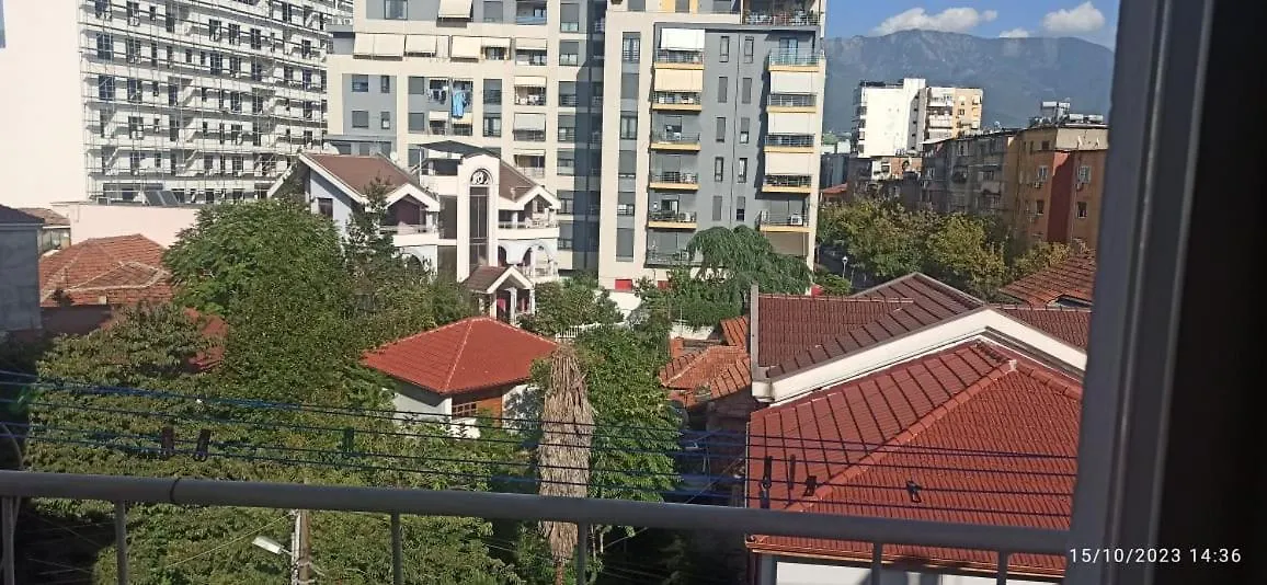 Royal 3 Hostel Opposite Nalu Bar تيرانا