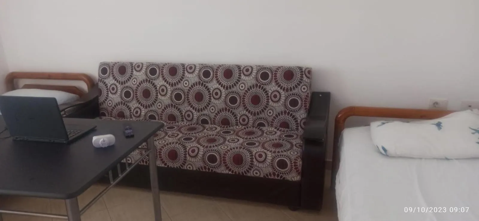 Royal 3 Hostel Opposite Nalu Bar تيرانا بيت ضيافة