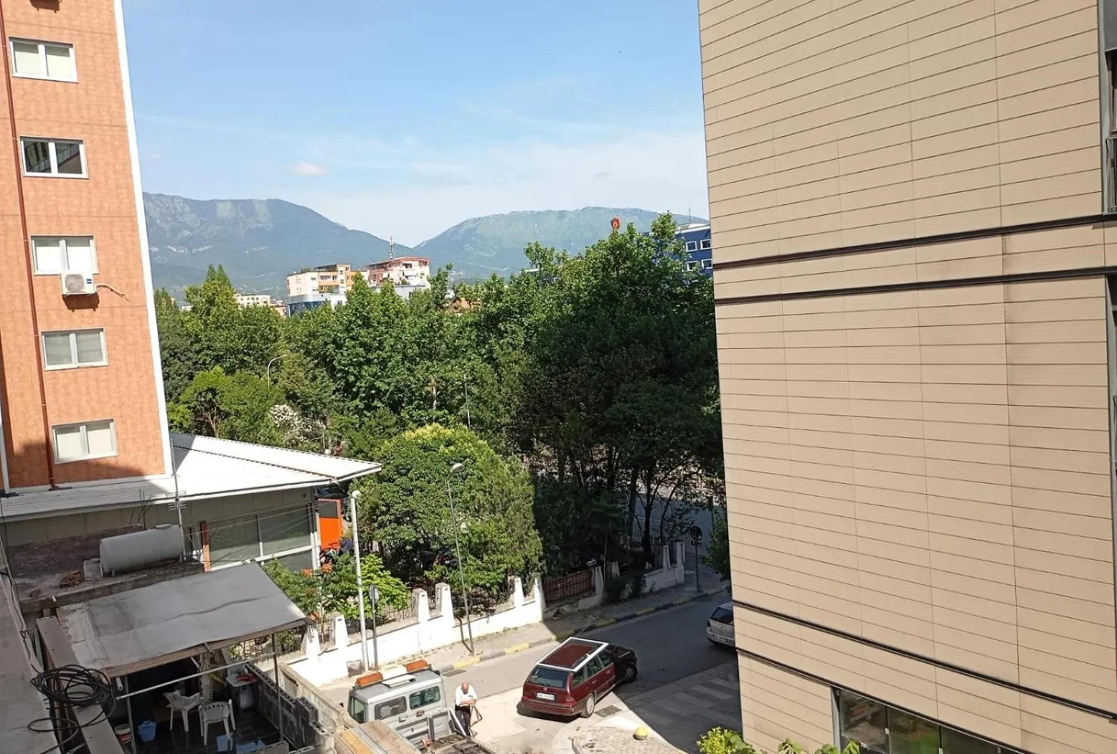 Royal 3 Hostel Opposite Nalu Bar Tirana Albania