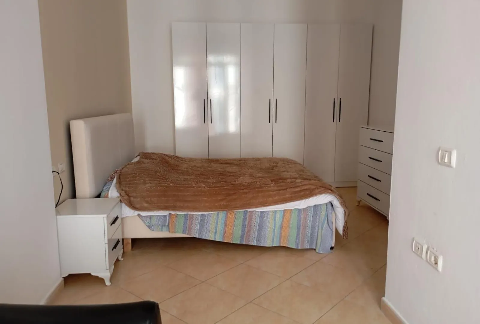 Pensjonat Royal 3 Hostel Opposite Nalu Bar Tirana