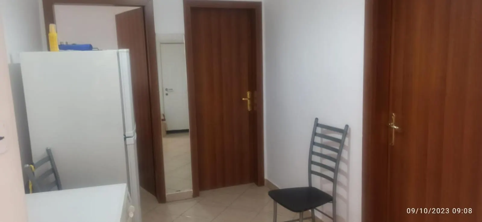 Royal 3 Hostel Opposite Nalu Bar Tirana Albania